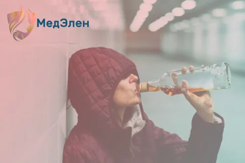 человек пьёт